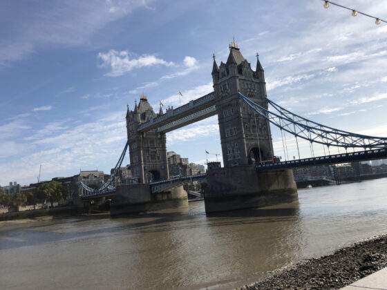 Výhled na nejznámější most Tower Bridge