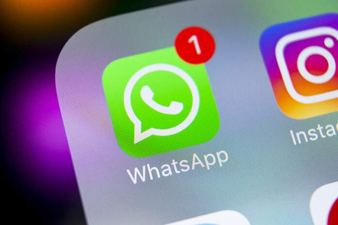 Aplikace WhatsApp na mobilní telefonu iPhone