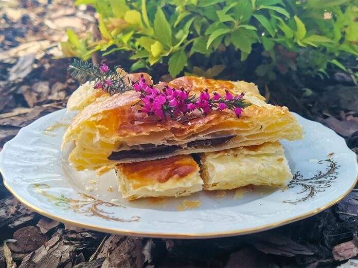 Hříšně dobrá zapečená čokoláda v listovém těstě - Recept