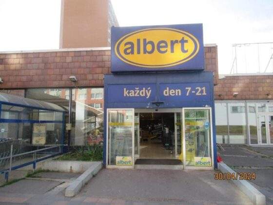 Supermarket Albert v Praze - Mazurská