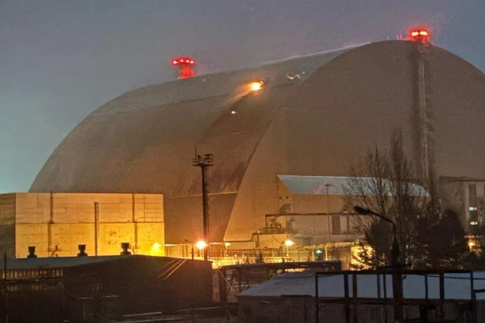 Ruský úderný dron zasáhl sarkofág jaderné elektrárny Černobyl