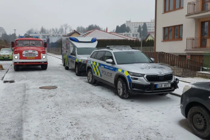 Na místo vraždy vyjel kompletní krajský výjezdový tým kriminální policie a vyšetřování - Vražda v Třešti