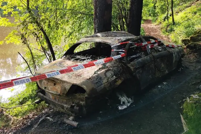 Automobil značky Jaguar měl odcizit v noci na Hradišti