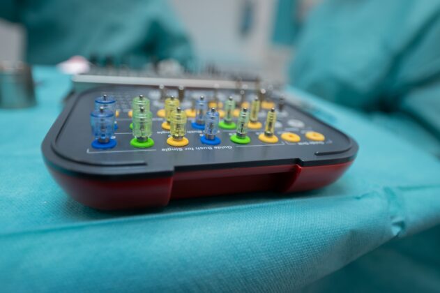Zubní implantáty