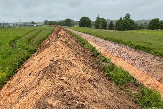 Bariérový příkop v baltské obranné zóně v jihovýchodním Estonsku