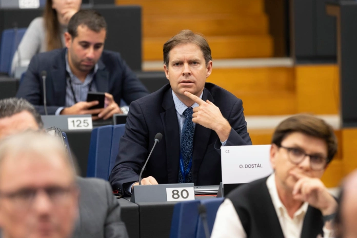 Europoslanec Ondřej Dostál (Stačilo!).