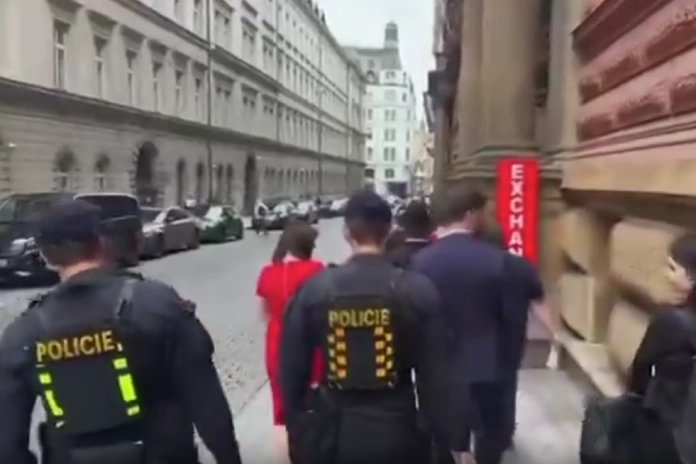 Zahájení kampaně hnutí STAČILO! a SOCDEM se neobešlo bez problémů