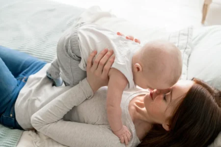 Zemřelých meziročně mírně přibylo. Narozených dětí a sňatků ubylo