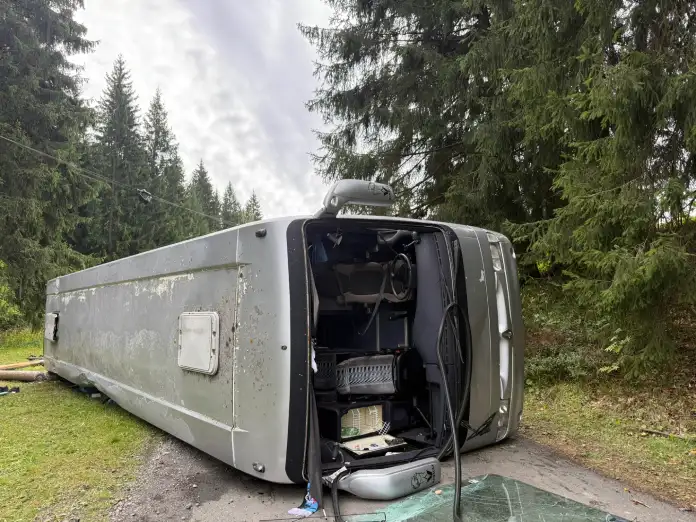 Nehoda autobusu ve Starých Hamrech