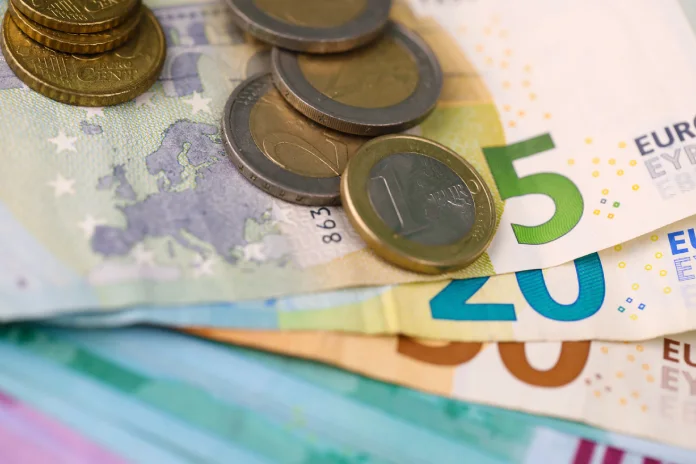 Pracujete v Německu, Rakousku nebo Nizozemsku? Můžete získat zpět až 1 210 eur.