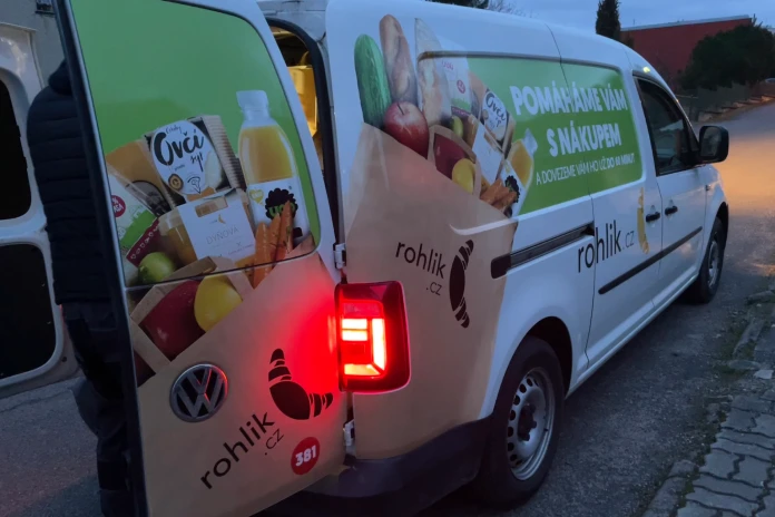 Nákup domů Nákup domů - Rohlík vs. Košík