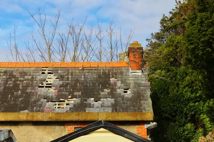 Eternitová střešní krytina z dob socialismu - Likvidace eternitu