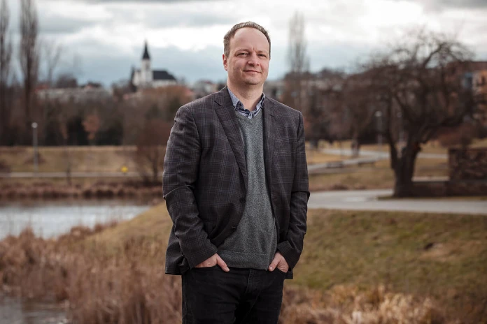 Senátor Václav Láska vs. Jindřich Rajchl