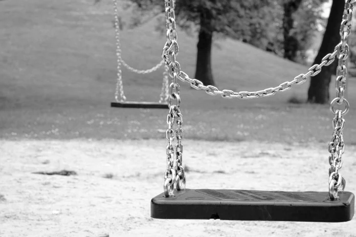 Sedmiletému chlapci vzal únosce dětství i rodinu, kterou miloval