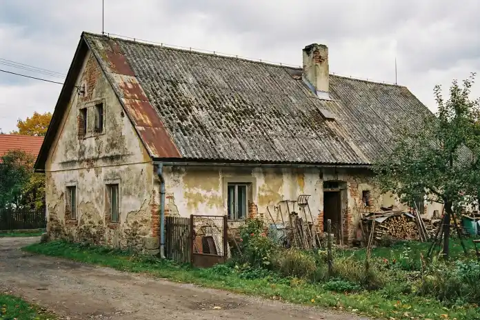Likvidace eternitu, likvidace azbestu na starém domě